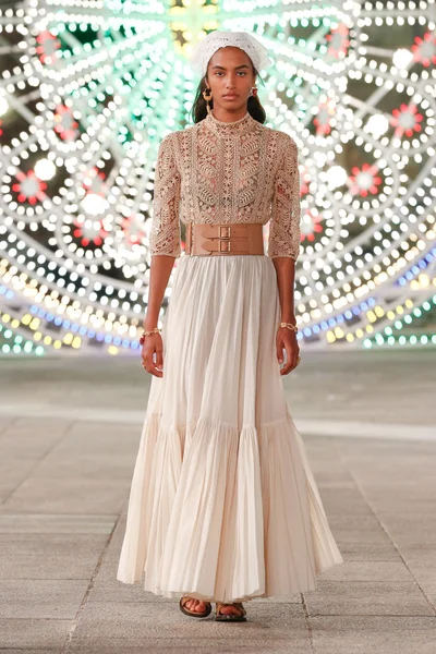Look 80